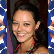 Artista visual de profesión con título de monitora de ocio. Puedo dar talleres de diferentes tipos de manualidades.